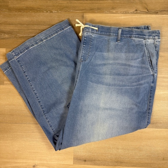 Torrid Weekend Mid-Rise Wide Leg Pull-On Jeans Plus Size 6X - Picture 1 of 6